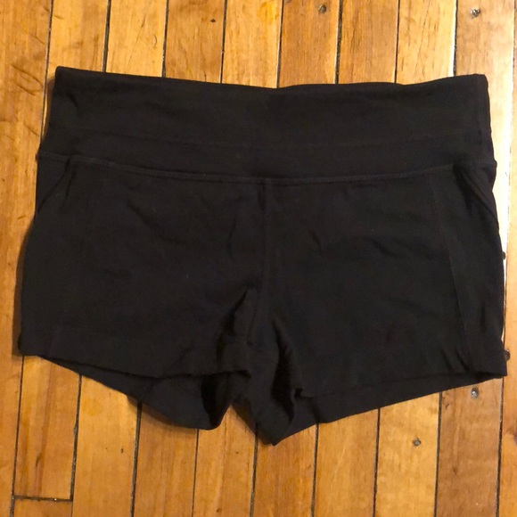 EUC Athleta short 2.5” - Picture 2 of 6